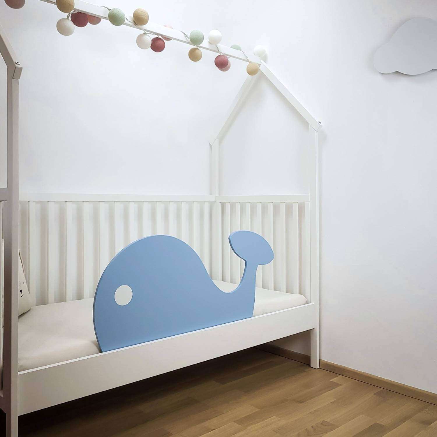 Wal-Rausfallschutz von Wunderlab in modernem Babyzimmer – stilvolle Sicherheit im skandinavischen Design