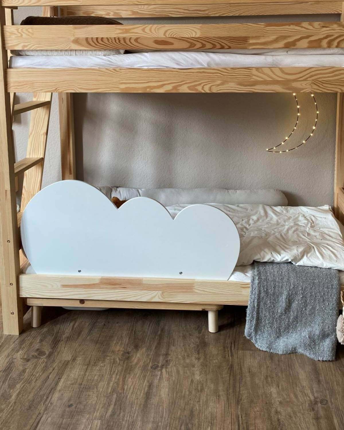 Wendy Wolke als Rausfallschutz im Etagenbett – liebevolles Detail für mehr Sicherheit