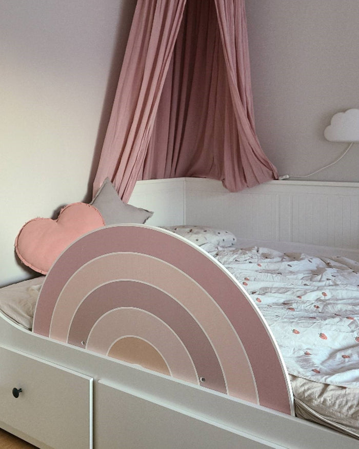 Regenbogen Bettgitter mit Baldachin – sichere und gemütliche Schlafumgebung für Kinder.